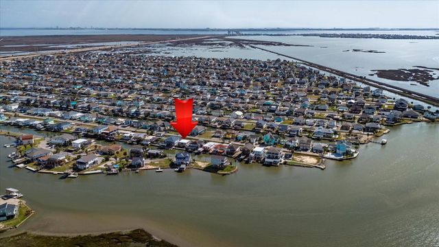 114 Bayou Vista Drive, Hitchcock, TX 77563