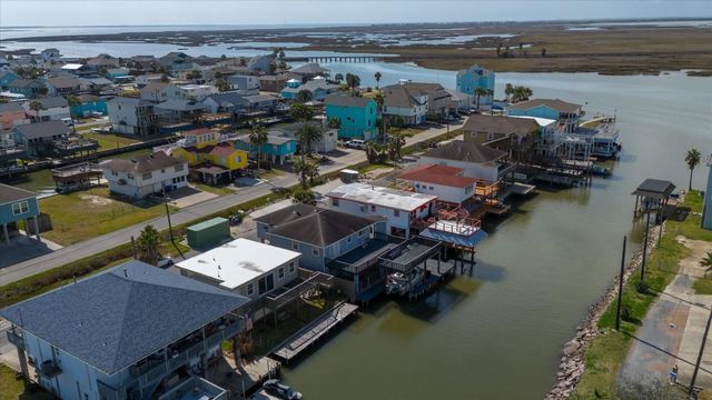 114 Bayou Vista Drive, Hitchcock, TX 77563