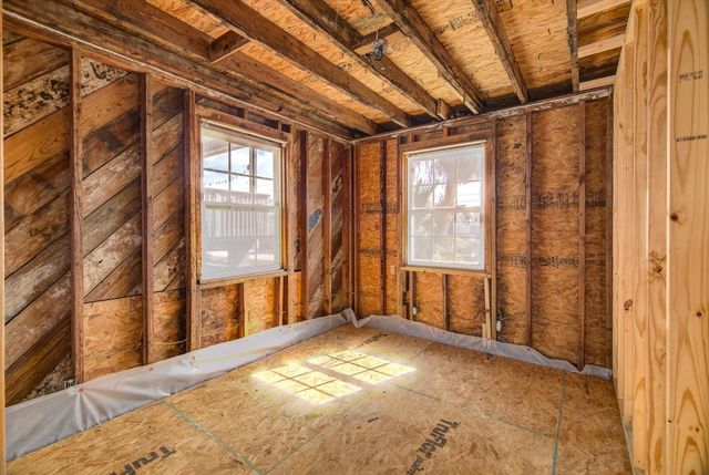 114 Bayou Vista Drive, Hitchcock, TX 77563