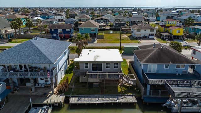 114 Bayou Vista Drive, Hitchcock, TX 77563