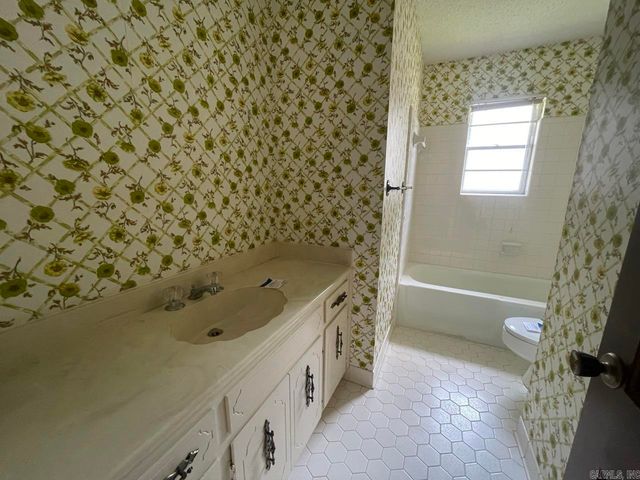1400 Hawkwood Road, Sherwood, AR 72120