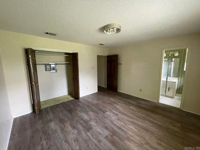 1400 Hawkwood Road, Sherwood, AR 72120