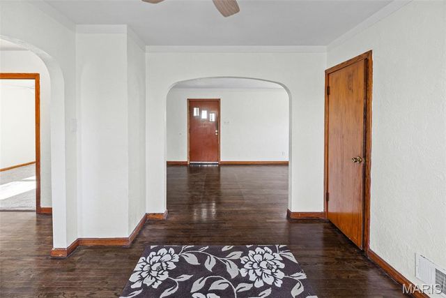 231 Parkway Drive, Swansea, IL 62226