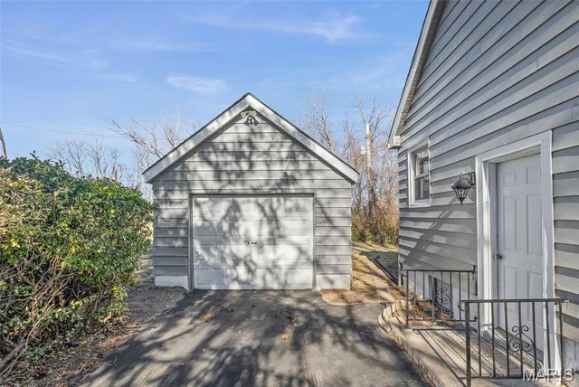 231 Parkway Drive, Swansea, IL 62226