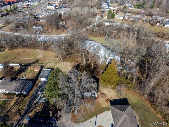 231 Parkway Drive, Swansea, IL 62226