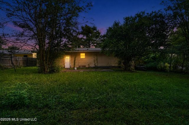 1023 Garden Park Drive, Jackson, MS 39204