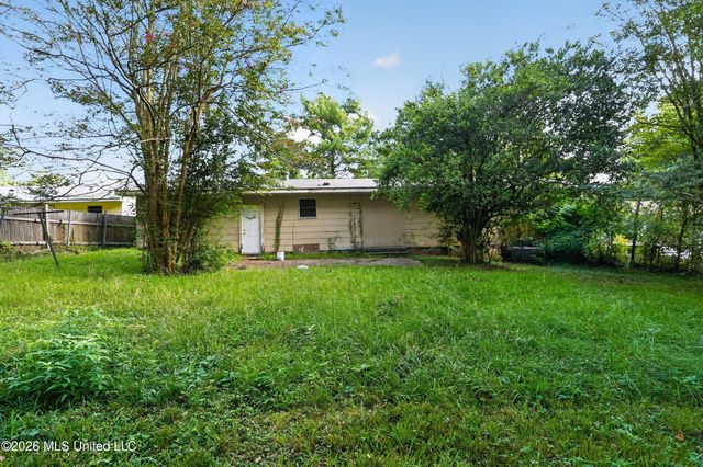 1023 Garden Park Drive, Jackson, MS 39204