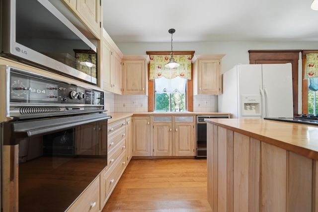 22 Abberton Road, Canterbury, NH 03224
