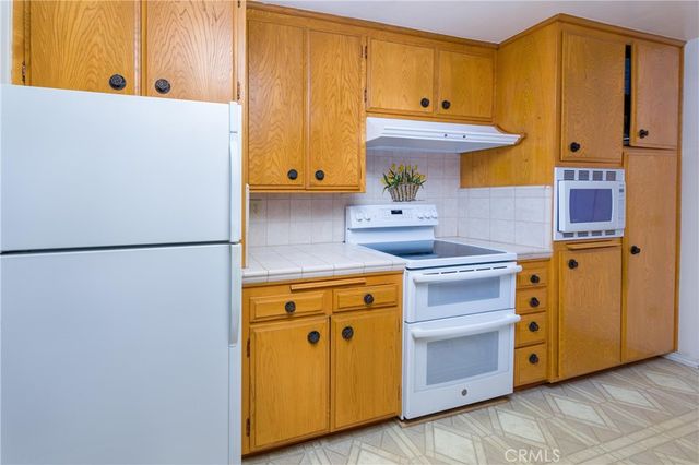 23328 Bassett Street, West Hills, CA 91307