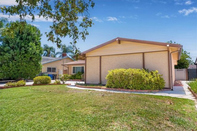 23328 Bassett Street, West Hills, CA 91307