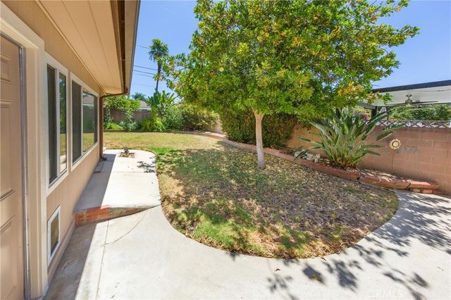 23328 Bassett Street, West Hills, CA 91307