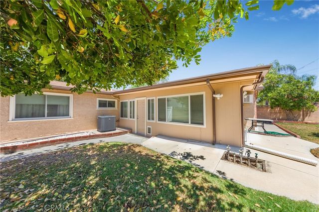 23328 Bassett Street, West Hills, CA 91307