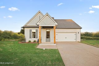 928 Coahoma Court, Nesbit, MS 38651