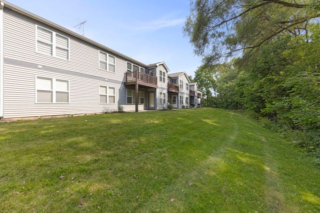992 Langtry Court D, Elgin, IL 60120
