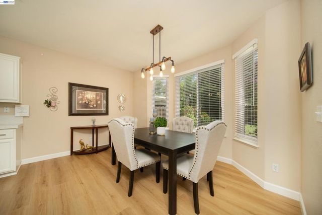 2710 Atherton Ct, Tracy, CA 95304