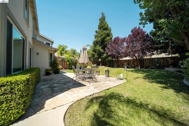 2710 Atherton Ct, Tracy, CA 95304