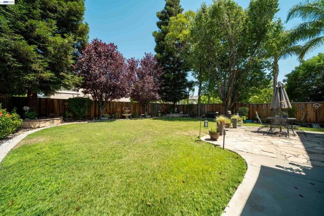 2710 Atherton Ct, Tracy, CA 95304