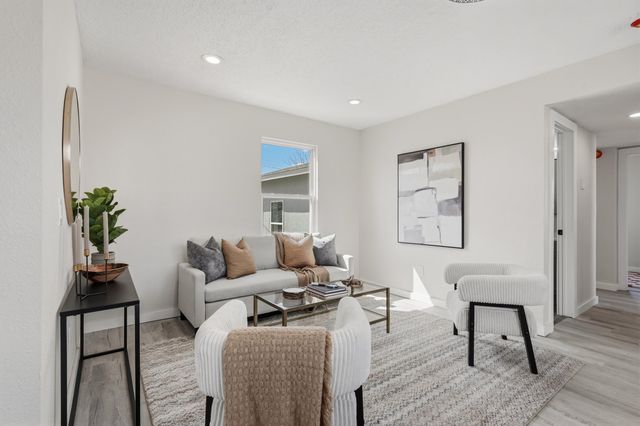 110 Tyrone Avenue NW, Albuquerque, NM 87107