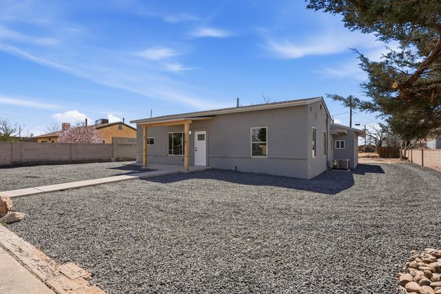 110 Tyrone Avenue NW, Albuquerque, NM 87107