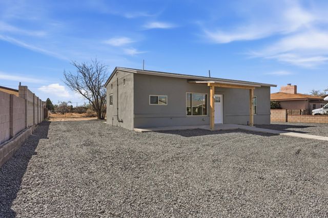 110 Tyrone Avenue NW, Albuquerque, NM 87107