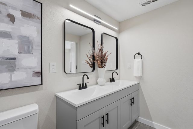 110 Tyrone Avenue NW, Albuquerque, NM 87107