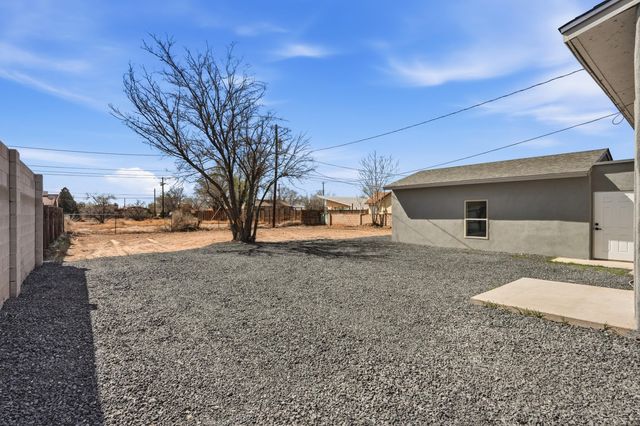 110 Tyrone Avenue NW, Albuquerque, NM 87107