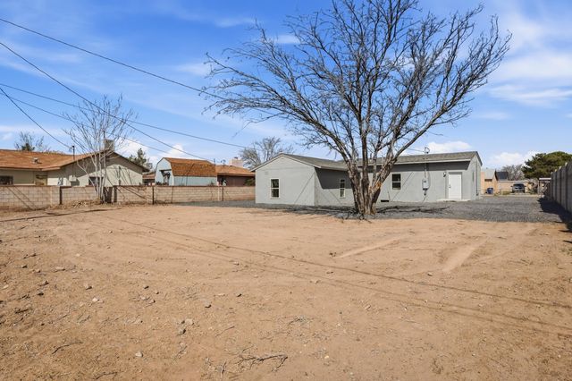 110 Tyrone Avenue NW, Albuquerque, NM 87107