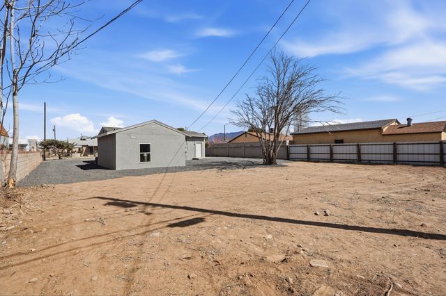 110 Tyrone Avenue NW, Albuquerque, NM 87107