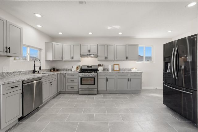 110 Tyrone Avenue NW, Albuquerque, NM 87107