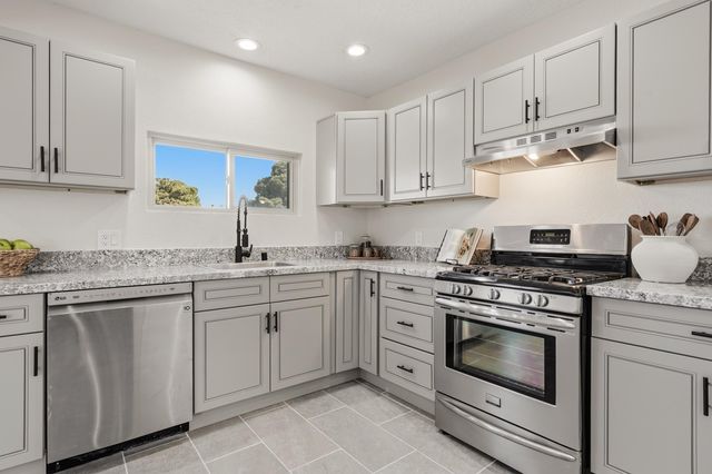 110 Tyrone Avenue NW, Albuquerque, NM 87107