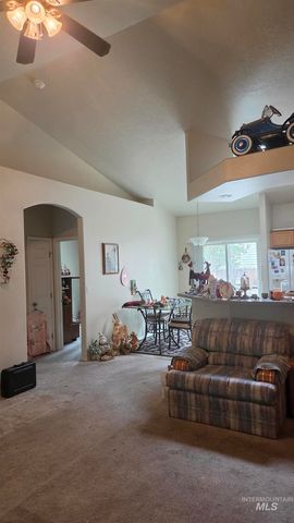 58 N Poplar Forest Place, Nampa, ID 83651
