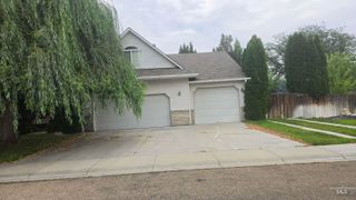 58 N Poplar Forest Place, Nampa, ID 83651