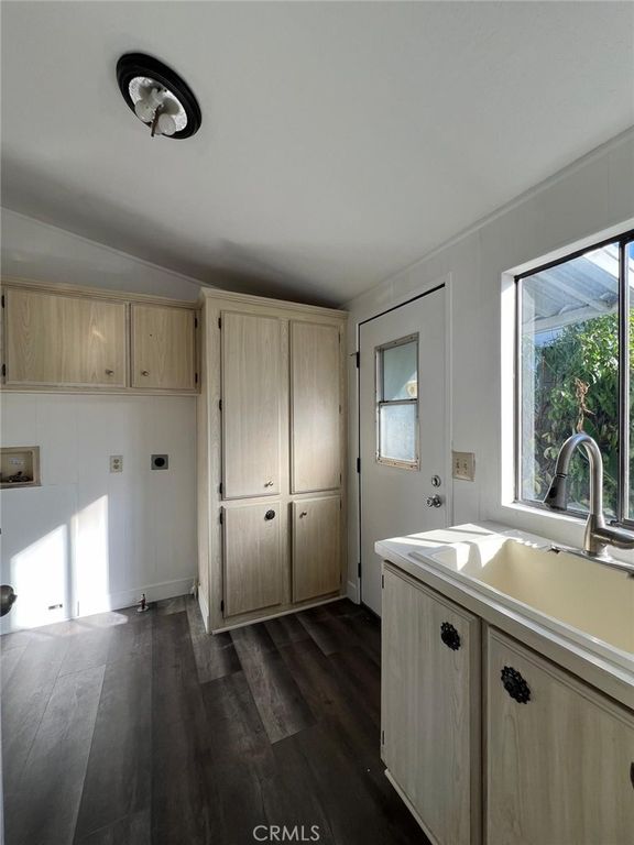property-img