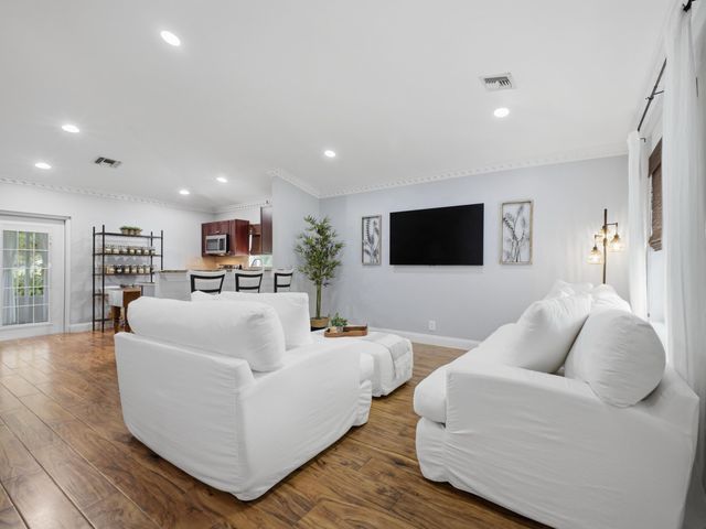 5418 CLUB Circle, Haverhill, FL 33415