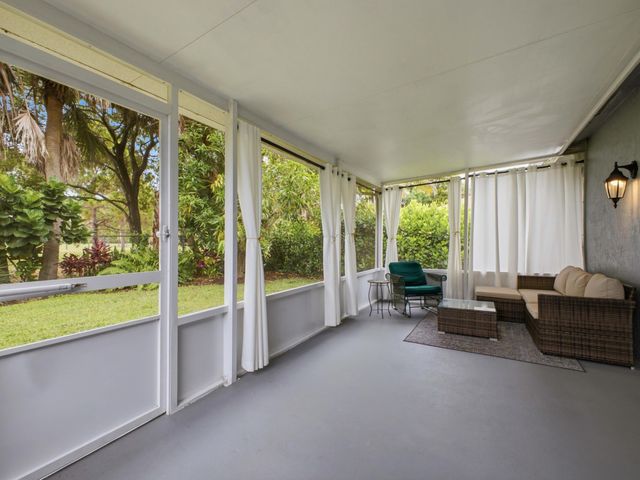 5418 CLUB Circle, Haverhill, FL 33415