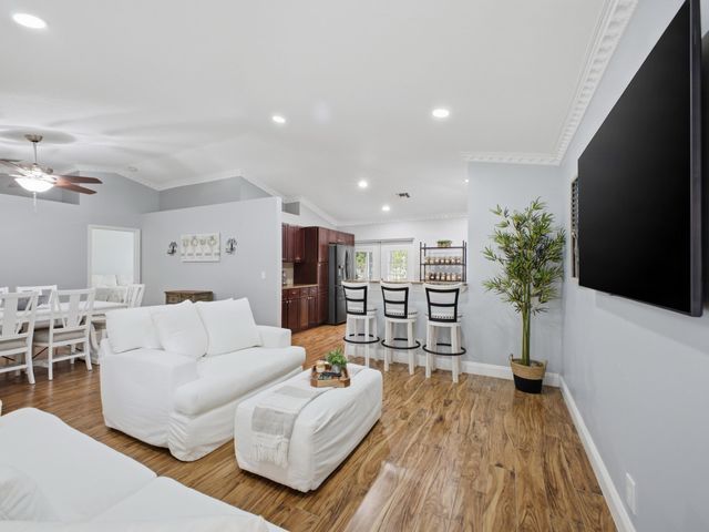 5418 CLUB Circle, Haverhill, FL 33415