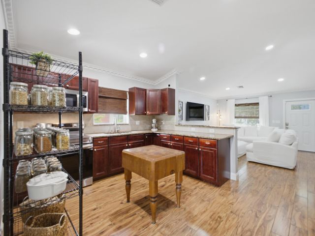 5418 CLUB Circle, Haverhill, FL 33415