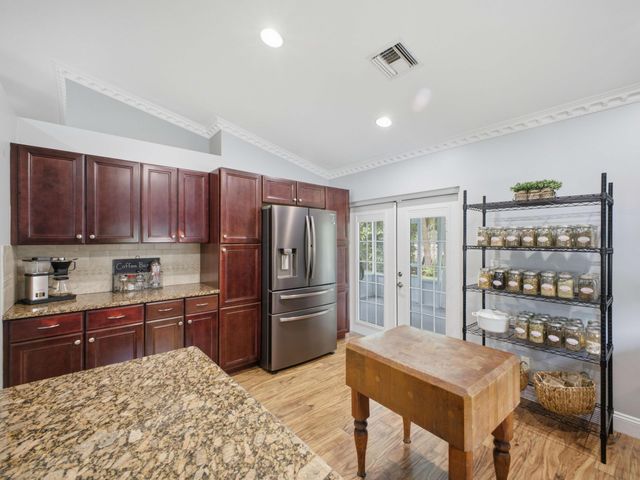 5418 CLUB Circle, Haverhill, FL 33415