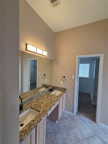 625 Manchester Drive, Mansfield, TX 76063