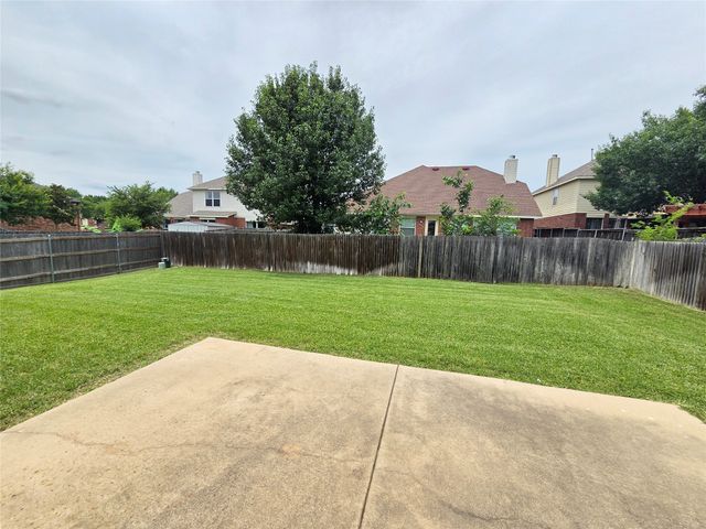 625 Manchester Drive, Mansfield, TX 76063