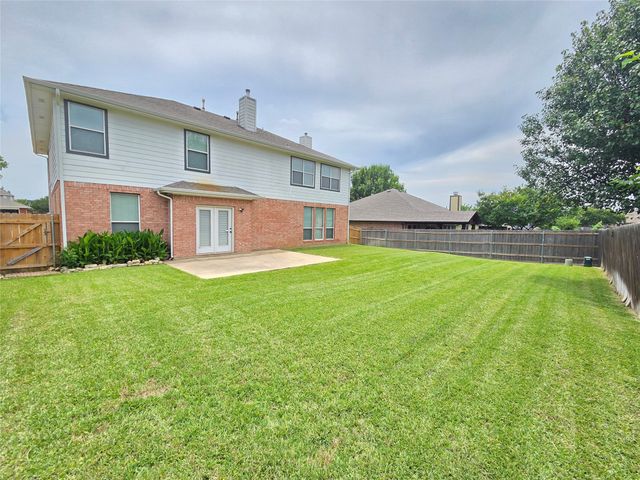625 Manchester Drive, Mansfield, TX 76063