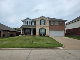 625 Manchester Drive, Mansfield, TX 76063