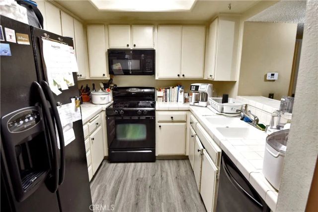 15155 Sherman Way 37, Van Nuys, CA 91405