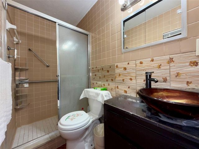 5828 HARCOURT AVENUE, Orlando, FL 32839