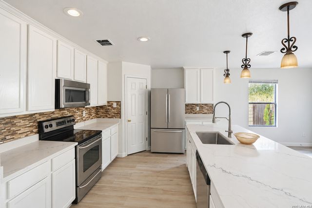 16818 Mandolino, San Antonio, TX 78266