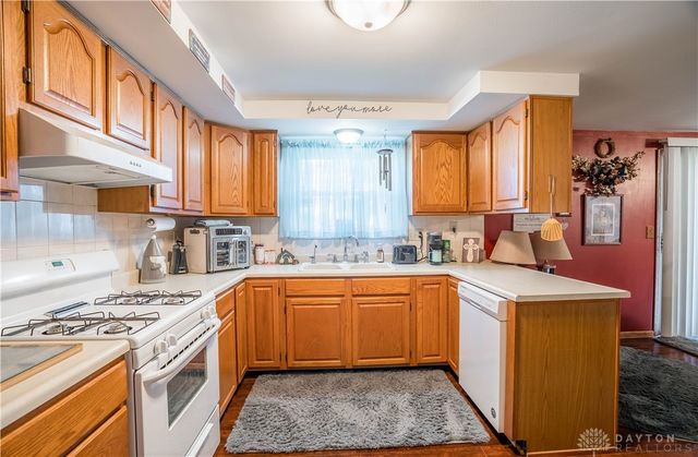 6601 Grovehill Drive, Huber Heights, OH 45424