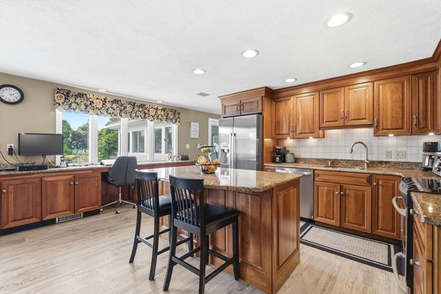 12 Wendy Way, Lynn, MA 01904