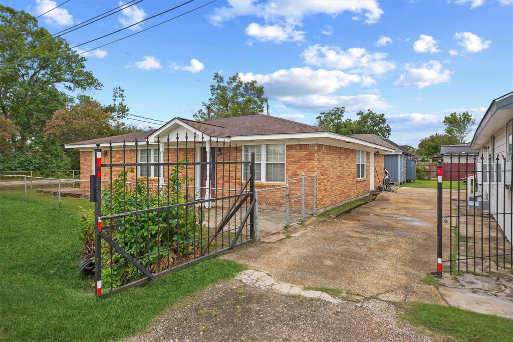 4515 Salina Street, Houston, TX 77026