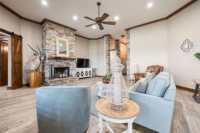 218 Coastal Wildwood Dr, Rockport, TX 78382