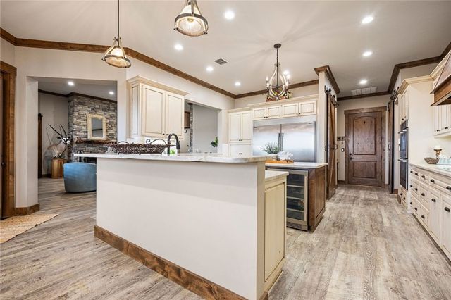 218 Coastal Wildwood Dr, Rockport, TX 78382